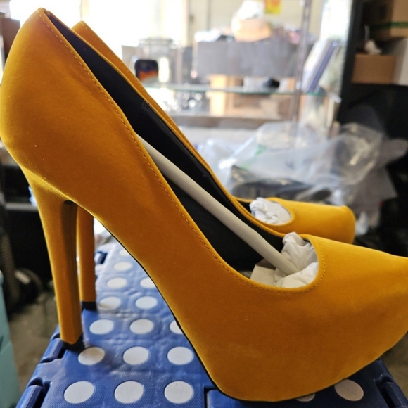 Qupid Women's Classic - Picture 3 of 11